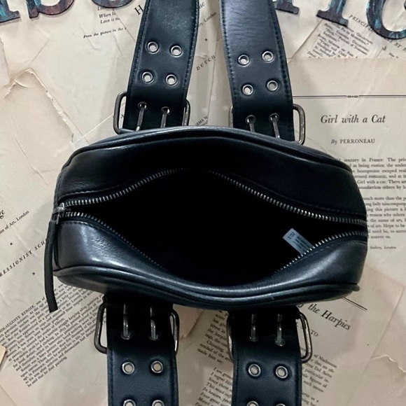 Free People Say Yes Bag Tote Handbag Small Oval Black Leather Buckles Zipper - Picture 8 of 8